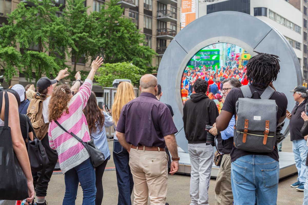 Ireland is as close as @FlatironNY! “The Portal”, unveiled today in Flatiron Plaza South, connects NYC & Dublin’s O’Connell St in real-time via livestream offering a visual bridge between two iconic cities. Check out @portals_org through the fall!