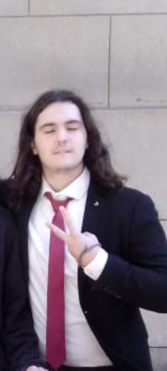 ToronetaFC's tweet photo. Presentamos a nuestro jugador mas polivalente esta temporada, lo podes ver de central, de 9, de arquero, de 5 trabador, es cra
Juan Cooking "Tarzan Cavani" Segovia, llega al club luego de un traspaso desde @LaHuarpes253 por la cantidad de medio sobre de jugo noel
Bienvenido!
#Sol https://t.co/6c88geDuMA