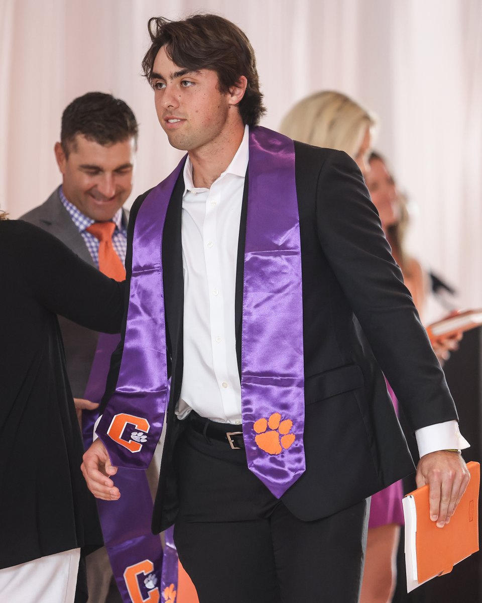 Today was the graduation reception. 📙

Tomorrow is commencement. 🎓

Extremely proud of our 10 players receiving their degrees or certificates, including @robbhughes13, who was one of two student-athletes to share their journey as a student at @ClemsonUniv!

#ClemsonFamily