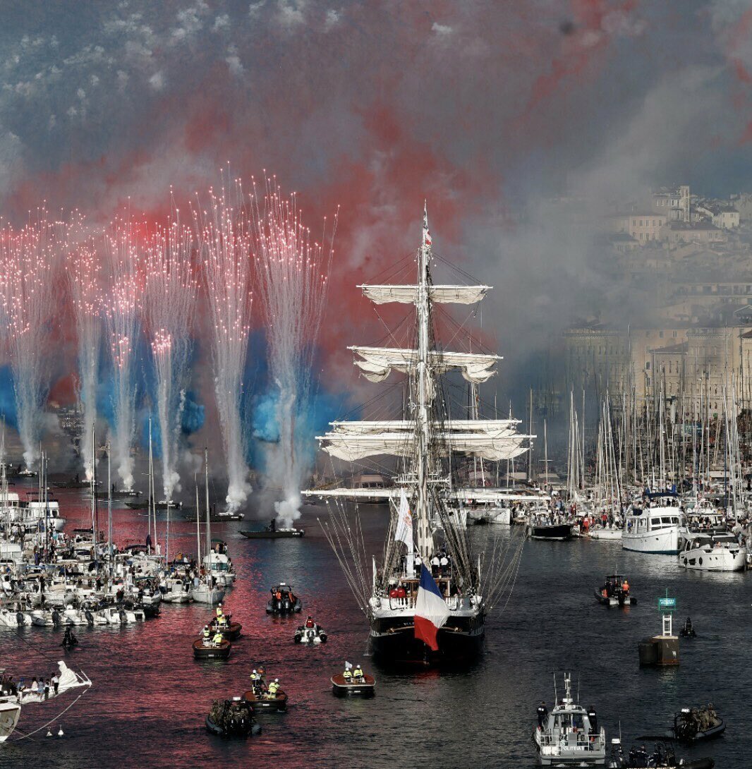 Magnifique ! #impressionnisme #marseille #jeuxolympiques #paris2024 #Marseille #Belem #flammeolympique #vieuxport