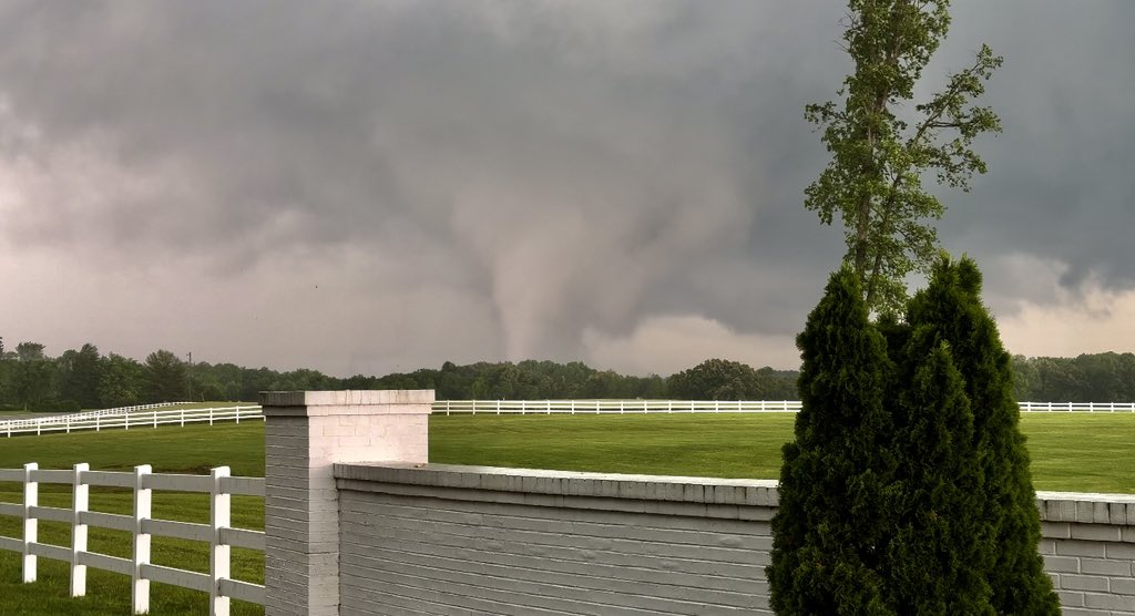 Tornado SE of Clarksville, TN.  #nwspaducah #tornado #tnwx