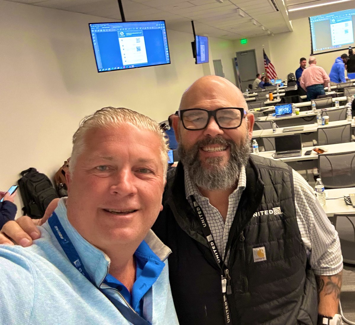 Nice catching up with my #United ✈️ Twitter Buddy @BigBritt44 while at our fantastic DEN Flight Training Center👍👍 #beingunited