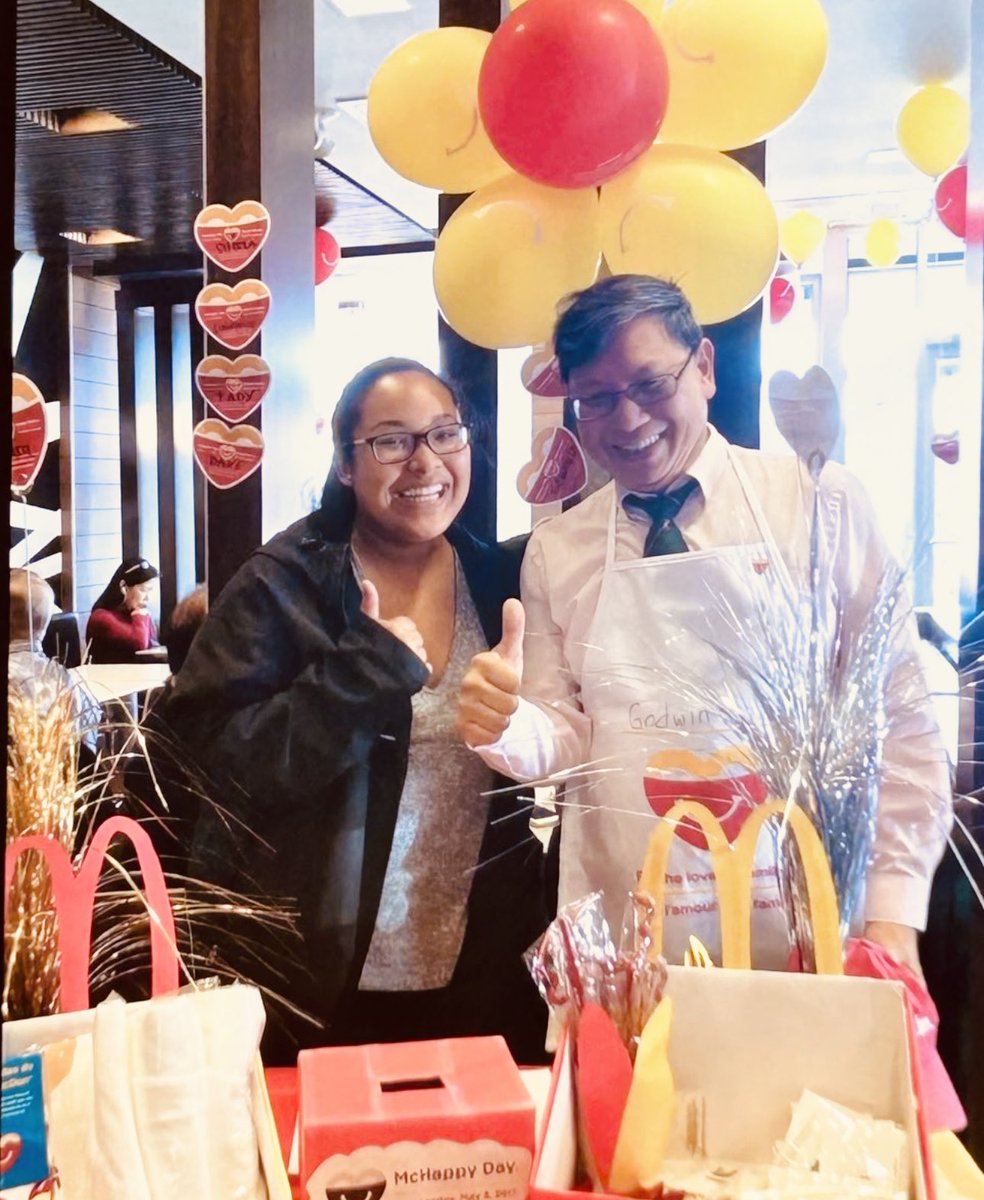 Happy to volunteer for #McHappyDay So heartwarming when Taejah showed me this photo taken in 2017 at the same @McDonalds store. Great to raise ~$450 for #charities today at 2 @McDonaldsCanada stores in #RichmondHill @YorkRegion Be generous- make children & their families smile!