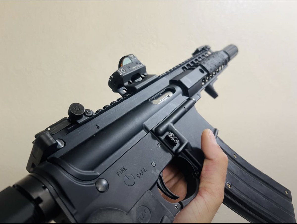 Glock 593 Ecuador tweet media