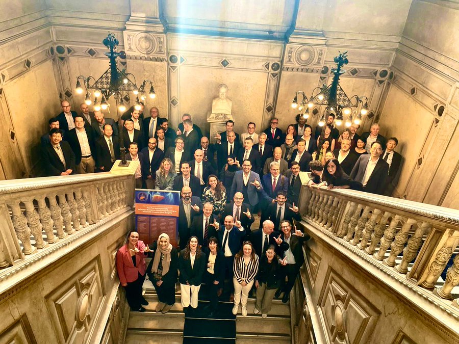 hpbsurgeon1's tweet photo. #IEUGMILS started w/ a pre - meeting course at #poliambulaza ffd by a closed door experts' mtg before the #consensus mtg to finalize our statements at the Piazza de la Loggio. Slowly getting there after 18 months of hardwork of our researchers. 👍#grateful @Abuhilal9Abu #Brescia https://t.co/acJebKTTsX