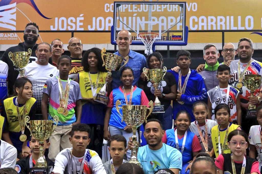 ¡Felicitaciones a los entrenadores y entrenadoras deportivos de Venezuela en su día! Mi reconocimiento y agradecimiento especialmente a los de Miranda, gracias a su empeño y compromiso devolvimos la gloria a nuestro estado, son ejemplo de disciplina y triunfo para nuestros…