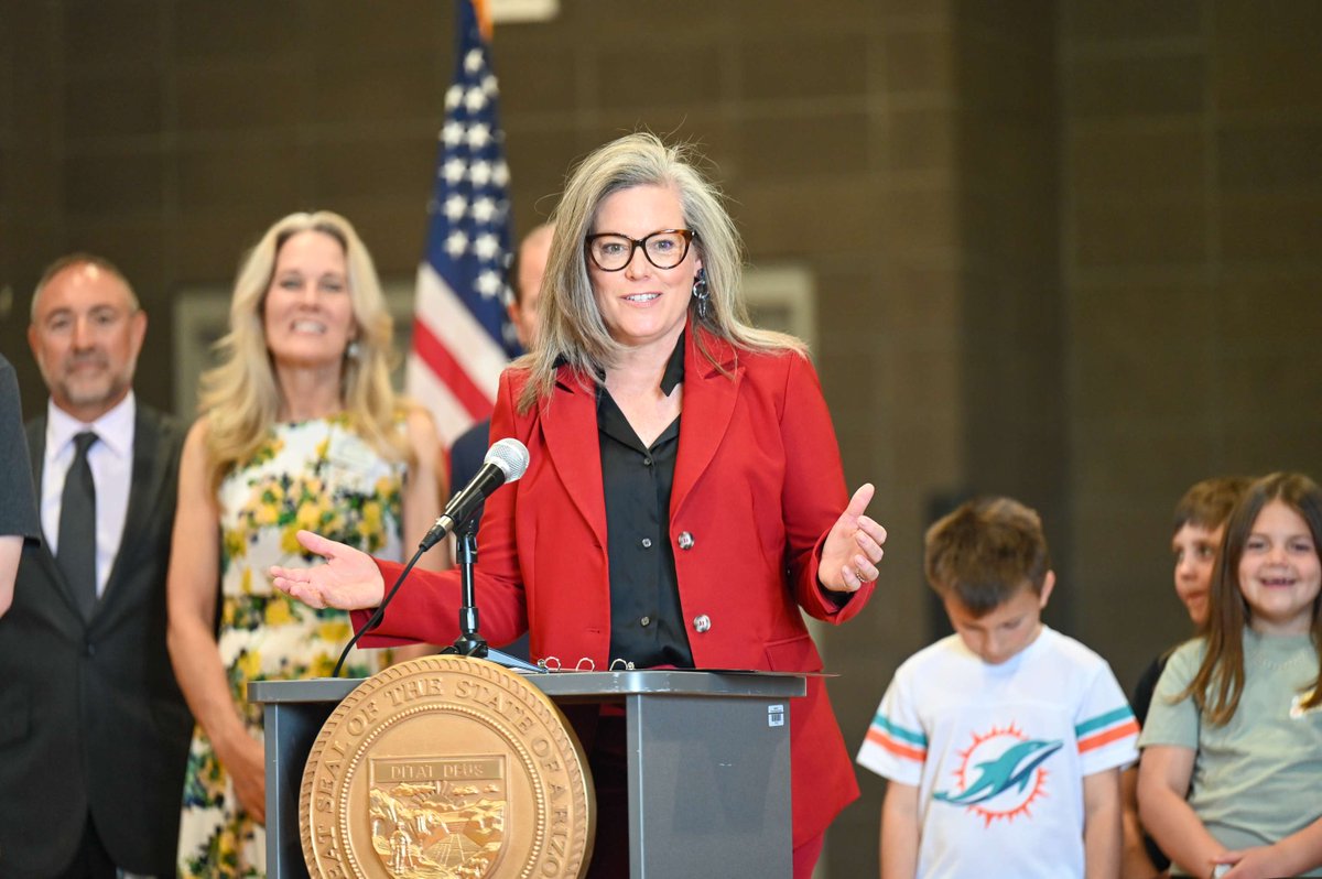 Today, we were honored to welcome Arizona Governor Katie Hobbs to @CherokeeSUSD! Governor Hobbs signed HB2174, a crucial bill allowing schools to obtain 'undesignated' or 'stock' glucagon, a lifesaving medication for students with critically low blood sugar.