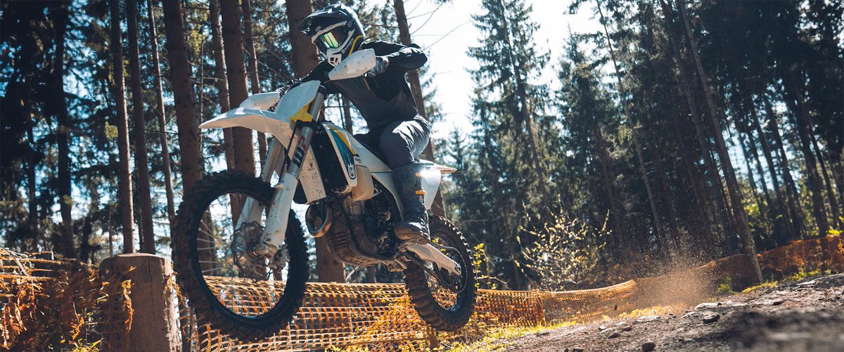 #2025 Husqvarna FX350 Review: Review – Key Features – Features & Benefits – Specifications #2025 Husqvarna FX350: RIDE THE SMARTER LINE. Introducing the #2025Husqvarna FX350… Continuing to offer the agility of a 250 with a peak power to [...] The post… dlvr.it/T6cHyp