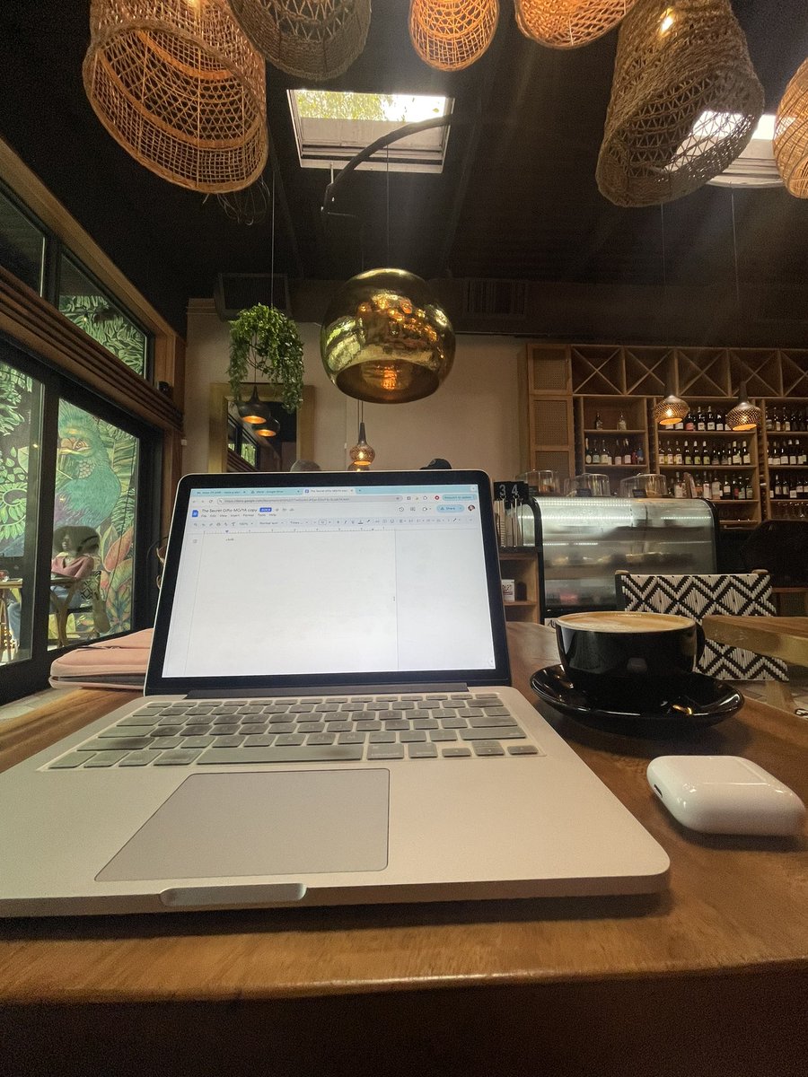 mariappope's tweet photo. My new favorite writing spot:
Vibes ✅
Cozy seating ✅
Great WIFI ✅
Friendly staff ✅
Delicious coffee ✅
#thereadingroom #amwriting https://t.co/IEeSsCuHkv