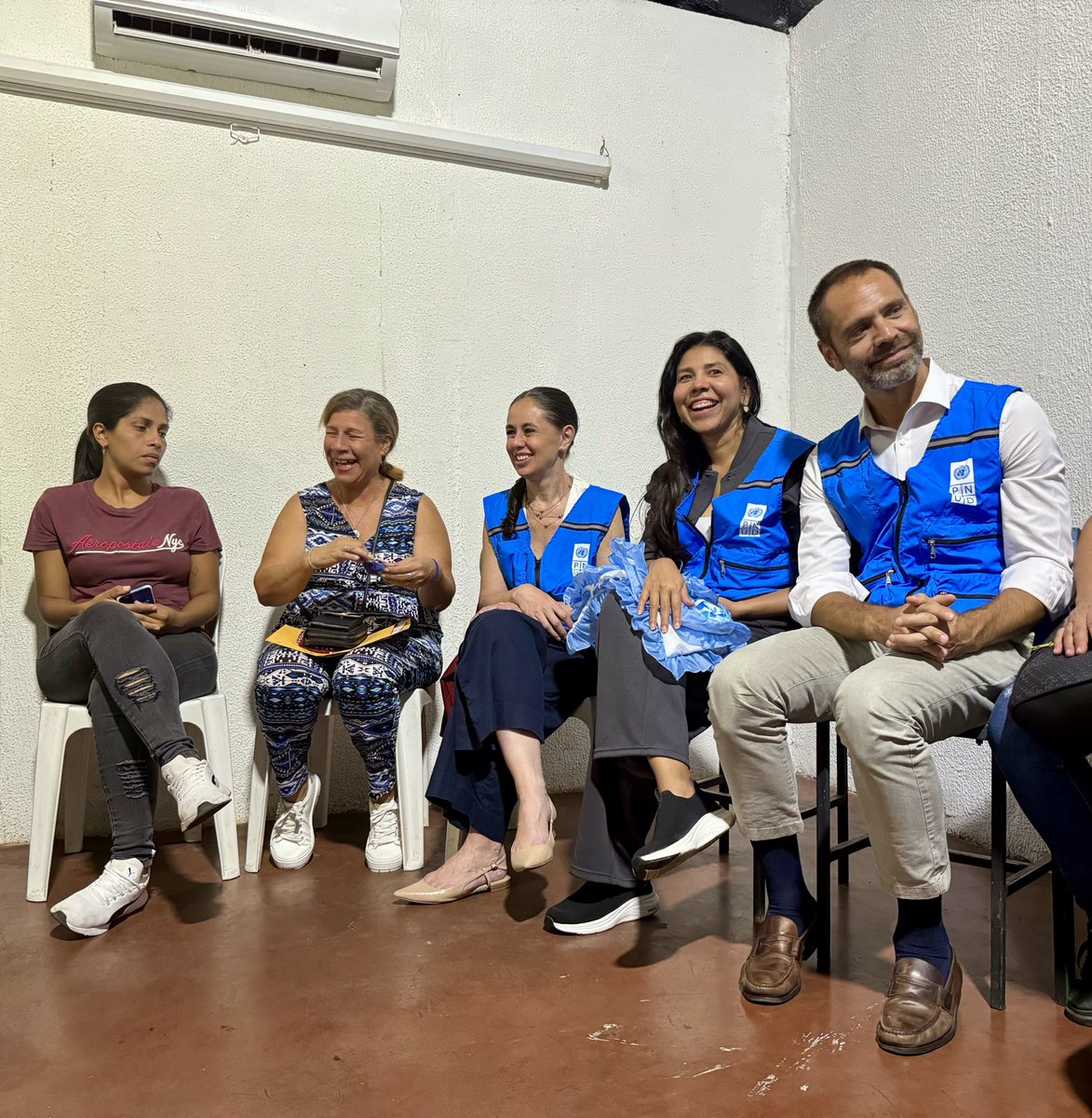 🇻🇪 Miembros del Buró Regional de @PNUDLAC visitan Venezuela. 🎹🎵Entre los encuentros, los representantes destacaron la demostración de los niños, niñas y adolescentes pertenecientes a El Sistema de Orquestas ➡️ Más: go.undp.org/ZGQ