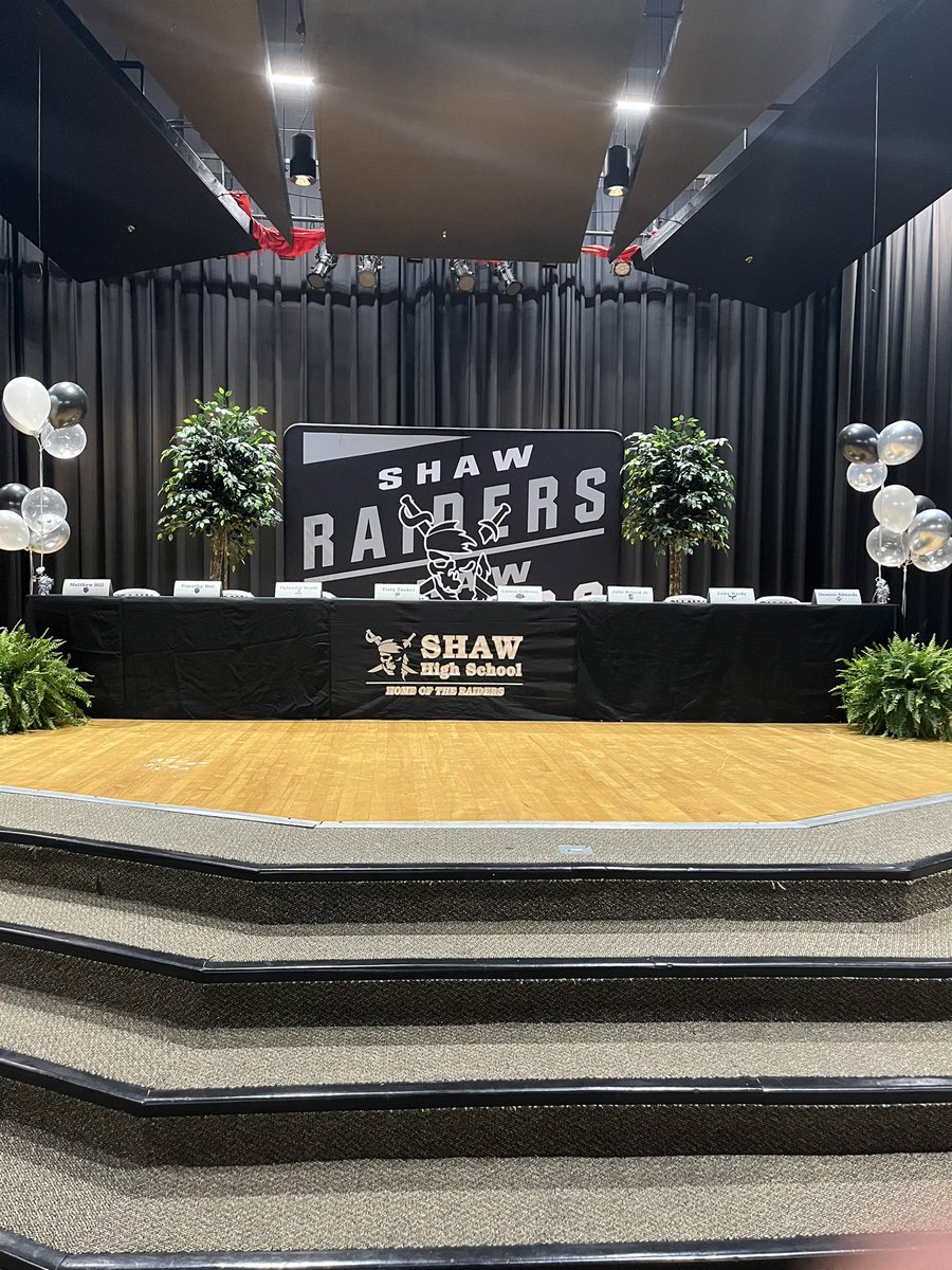 BlairHarrison44's tweet image. Getting ready to sign 8 student athletes @shawfootball1 @ShawHighAPSmith @Shawwbb706  @shaw