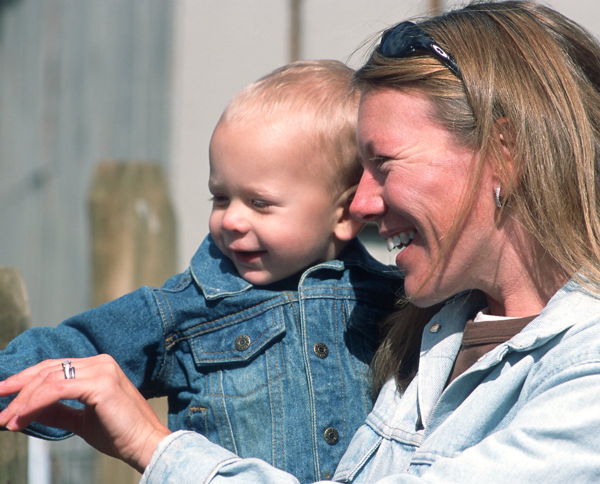 🌷 Moms are welcomed in FREE to the Sanctuary this Sunday for Mother's Day! 💞
They also can enjoy a discount in the gift shop.  

🌼 Believe it or not, the weather should be beautiful! So it will be a lovely day to walk around the grounds and celebrate together. 

📸 Amy Gulick