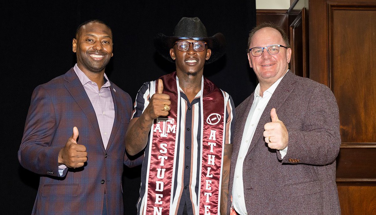 Legends who came 🔙 to get their degree. 👏 Congrats to De’Vante Harris and Ja’Mar Toombs! They’ll walk the stage this weekend. 🎓 #TAMUgrad #GigEm