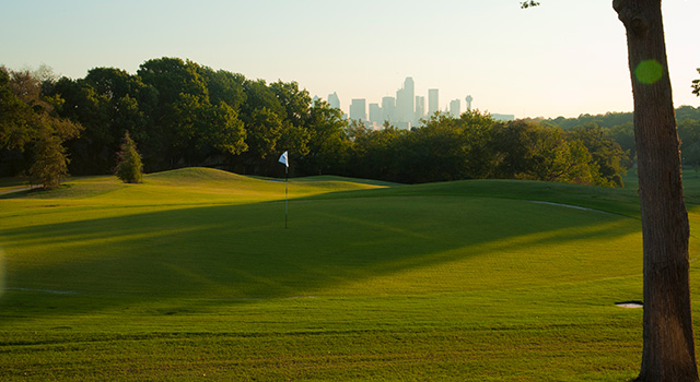 ¿Sabías que el campo de golf Stevens Park celebra este fin de semana 100 años de golf municipal? ¡La próxima vez que busque un lugar para jugar al golf, piense en Stevens Park o en cualquier otro de los campos que encontrará aquí: golfindallas.net