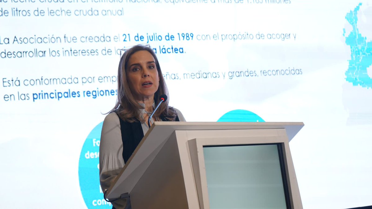 FNDCol's tweet photo. La presidenta de @asoleche, Ana María Gómez, realizó un panorama general del sector lechero en Colombia, indicando que este tipo de espacios son necesarios para trabajar articuladamente con los mandatarios territoriales. #GobernadoresYAlcaldes https://t.co/VprcBrtW7K