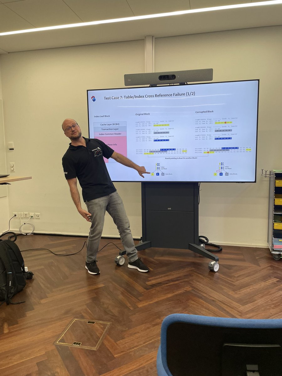 dani_schnider's tweet photo. I am always impressed by the enthusiasm with which @chris_skyflier presents his deep dive sessions

#OracleBeerBern @sym_42 https://t.co/JKVcd1FJ96