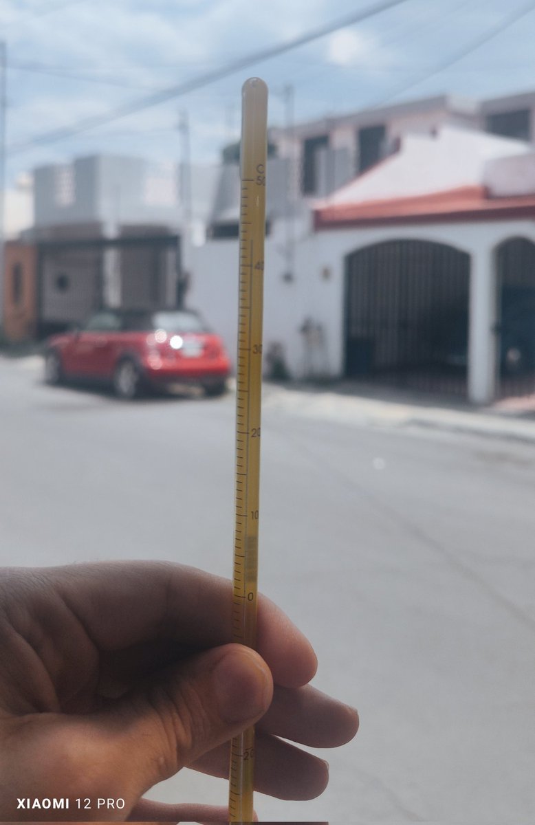 43°C en zona Brisas Sur de #Monterrey medido con termómetro de mercurio calibrado y a la sombra. // 2:00pm #ClimaDel6 #OndaDeCalor