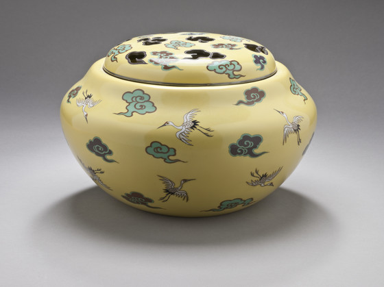 Incense Burner (kōro) with Design of Flying Cranes amid Clouds, by Inaba Kyoji, ca. 1930s #ceramics #crane
