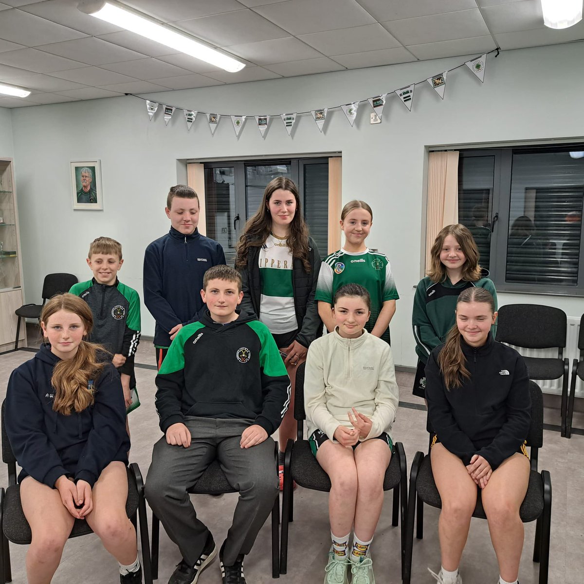 Pictured below is the newest Na Magha youth committee with Finn McGrory being elected as their Chairperson. There are also a few members missing from the picture. Maith sibh agus ádh mór gach duine. Mól an óige agus tiocfaidh sí 👏🟢⚪️⚫️