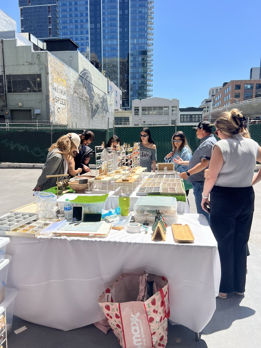sfoewd's tweet image. Stop by today’s Small Business Week Pop-Up Shop at @TransitCenterSF from 11am-3pm, with over 40 local vendors selling SF-made products. Let’s support our small businesses &amp;amp; continue creating a San Francisco where anyone can open. #shoplocal #makeithere #smallbusinessweek