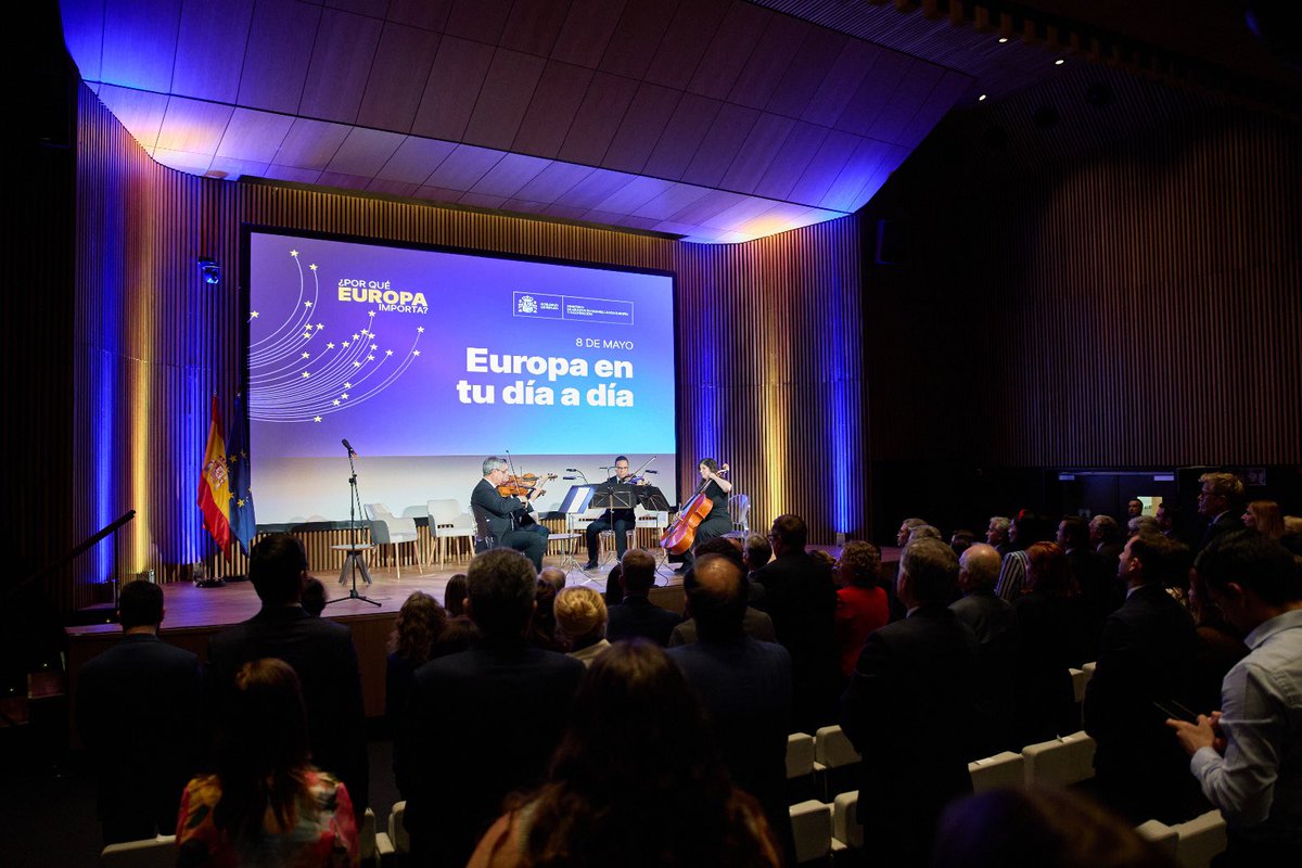 Europa es valores de democracia, igualdad, libertad. Europa es protección para jóvenes, mayores, trabajadores, consumidores, personas con discapacidad. Europa es paz y seguridad. Hoy hemos conversado en @MAECgob sobre la importancia de la UE en nuestro día a día.