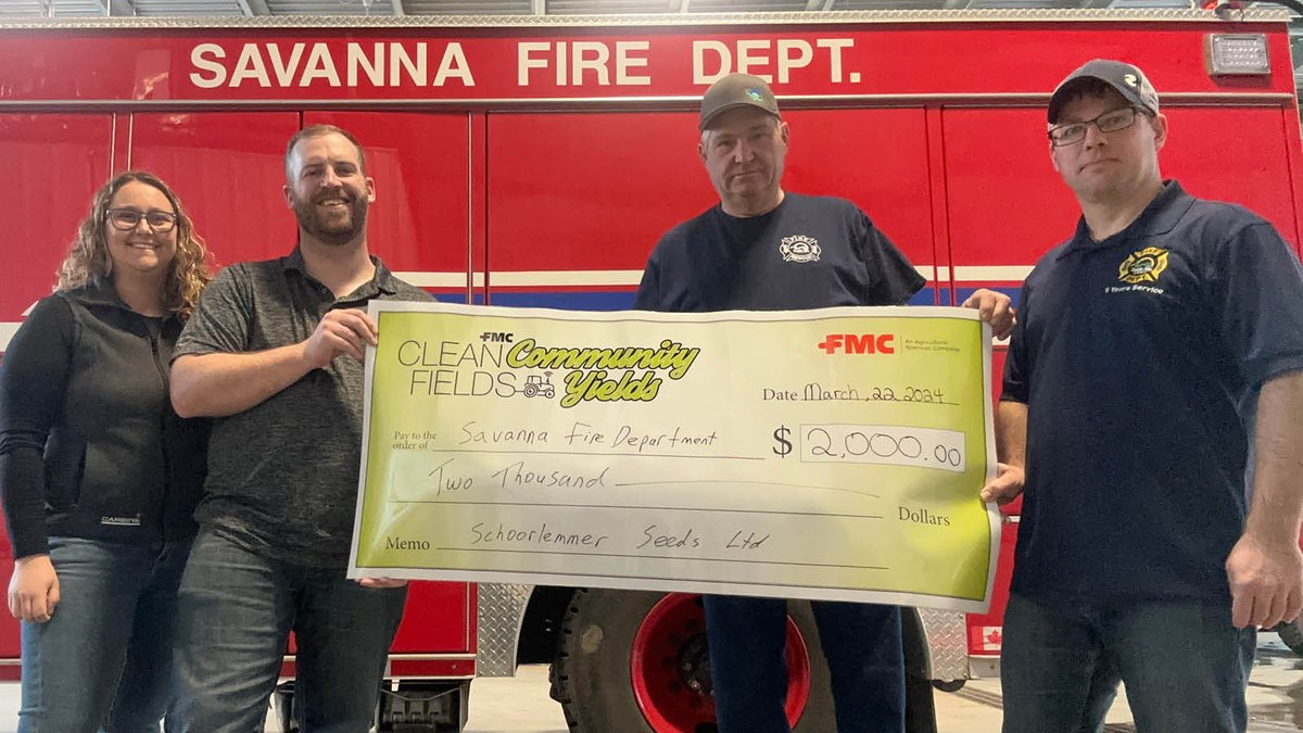 FMCAgCanada's tweet photo. Thanks to FMC Canada’s 2023 Clean Fields Community Yields program, local retailers like Schoorlemmer Seeds of Rycroft, AB were able to contribute $2,000 to support their local Savanna Fire Dept. #CFCY #WestCdnAg https://t.co/gseNyOWYSS
