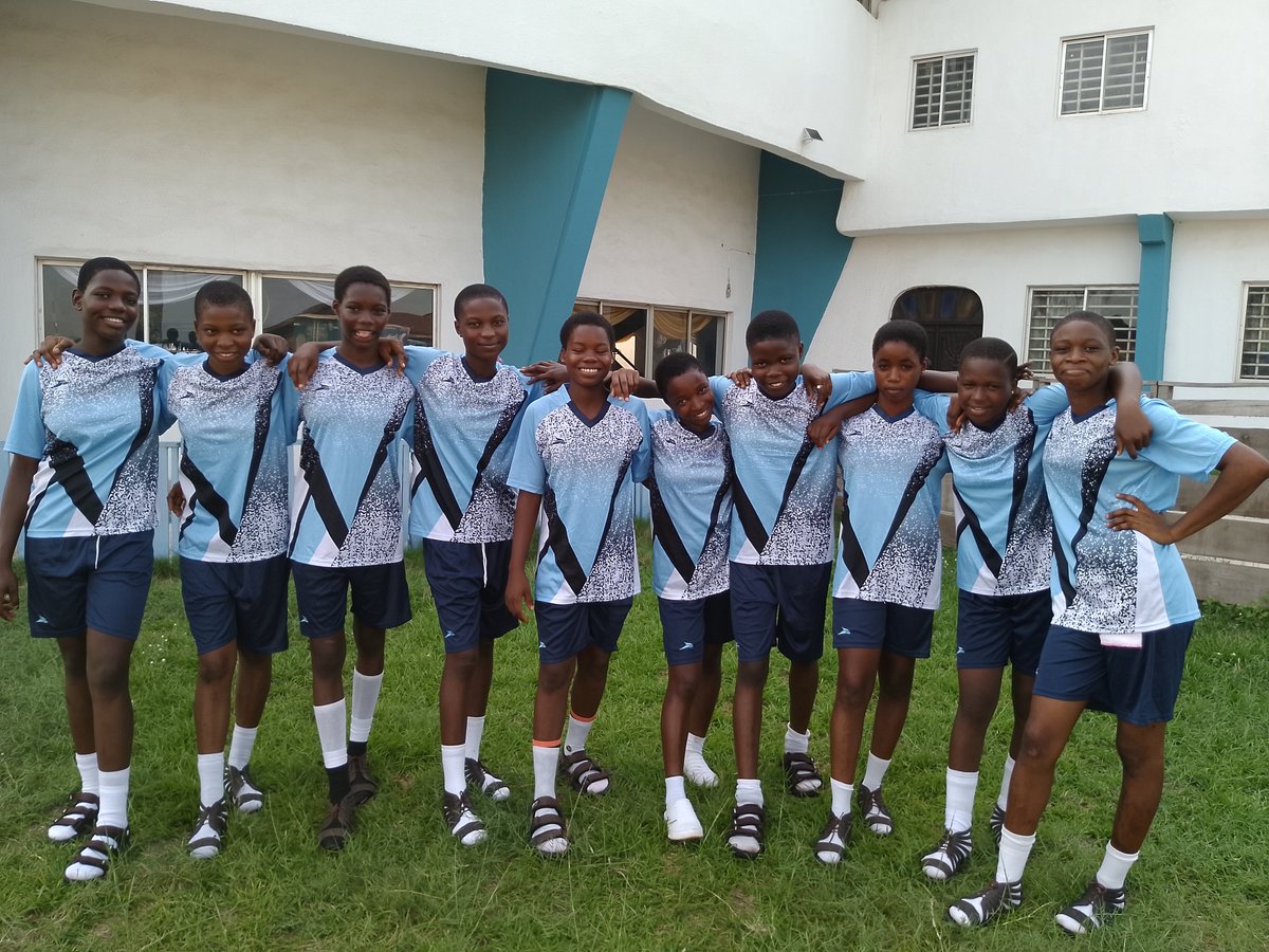 QueenS81270's tweet photo. Queen Ede senior secondary school https://t.co/Agdfo5pvDk