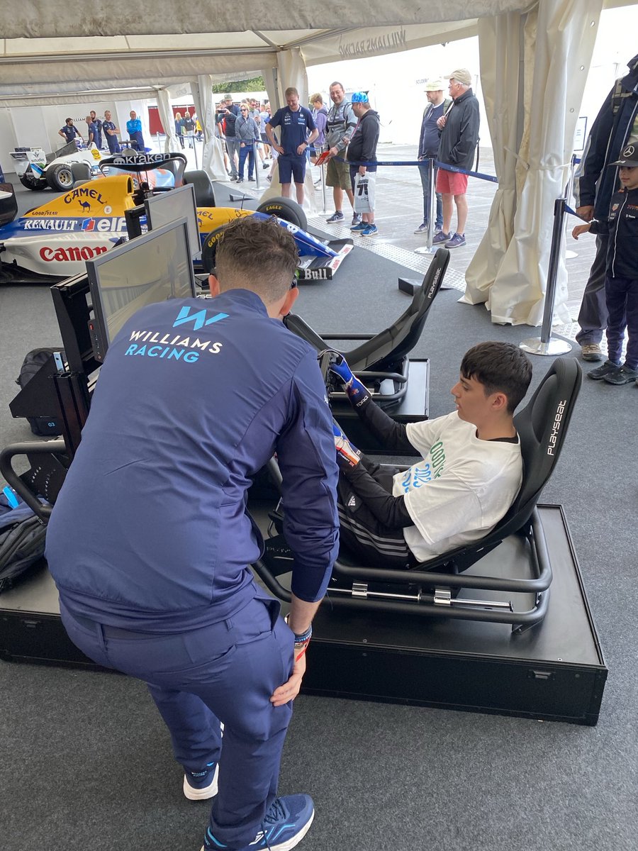 😎👌🏼 ⁦@WilliamsRacing⁩ ⁦@WilliamsEsports⁩ practice for next year 🤔 16 to be a part of an official F1 Esports team 🤞🏼