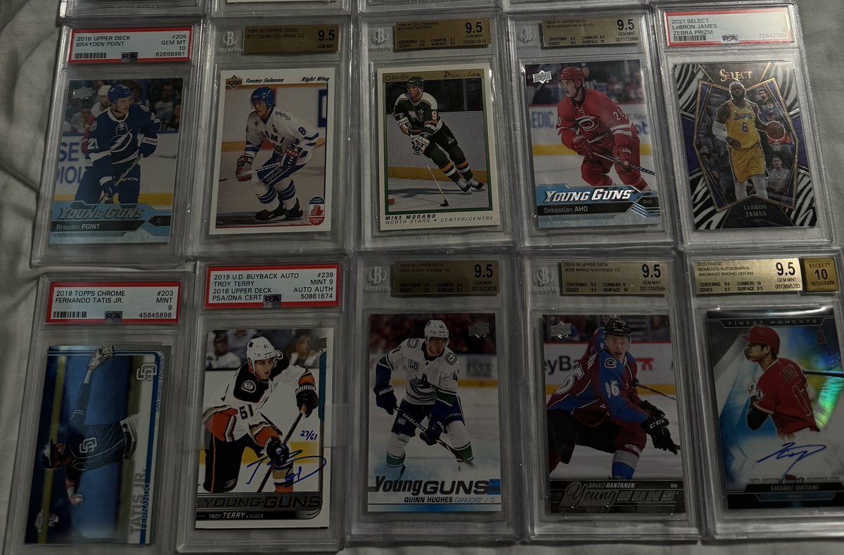 iamslagle's tweet photo. @GotdemCards @quidd Moving my whole collection below comps…💍👰🏽‍♀️ (let’s not get crazy though) 

These are just a few selections 

For instance Roy Rookie 8.5 OPC - $700
Matthews YG BGS 9.5  - $550
Hughes YG BGS 9.5 - $160 

Make offers - tell me what you’re looking for https://t.co/6IDNequp1Q