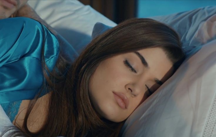 Io vado a dormire 😴💤
iyi geceler 
#HandeErçel