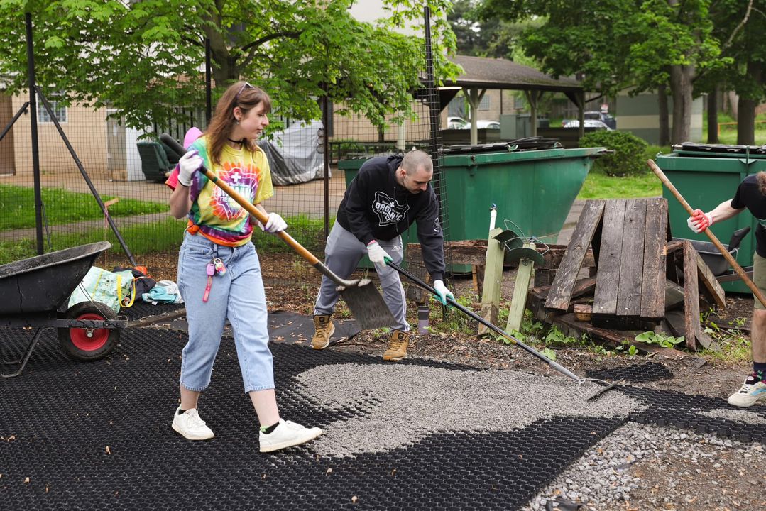 As a community composter sponsor, our OR team spent the day working alongside the Grow Pittsburgh team, tending to community gardens and building garden beds. 
#growpittsburgh #412 #gogreen #communitygarden #compost #gardening 
Grow Pittsburgh ❤️