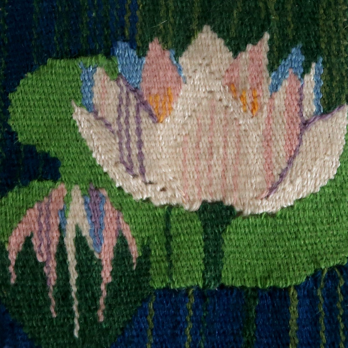 etsy.com/se-en/listing/…
Vintage Swedish Flemish weave, Water Lily, hand woven circa 1940
#flemish #weave #vintagesweden #handwoven #etsyvintage #cherryforest #newinstore