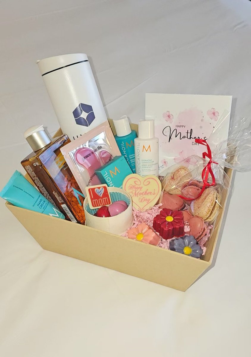 This weekend, surprise Mom with @hyattorlando's #MothersDay amenity! 🎁Our $60 gift basket includes: 5 Morroccanoil hair and beauty items, heart shaped Macarons, chocolate truffles, flower shaped chocolate covered Oreos & a Hyatt tumbler. Order here - hyattregencyorlando.247activities.com