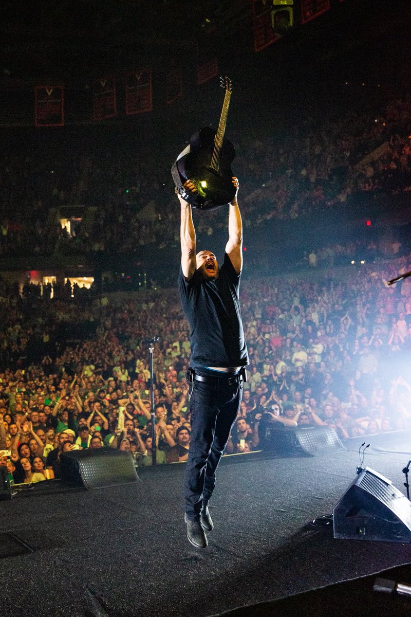 Kristal_Stems's tweet photo. Year #4 DMB’ing with my girl Allyson…Summer Tour kicks off in Tampa!!! 2 weeks and counting …sooooooo excited https://t.co/aHPbAwtEdV