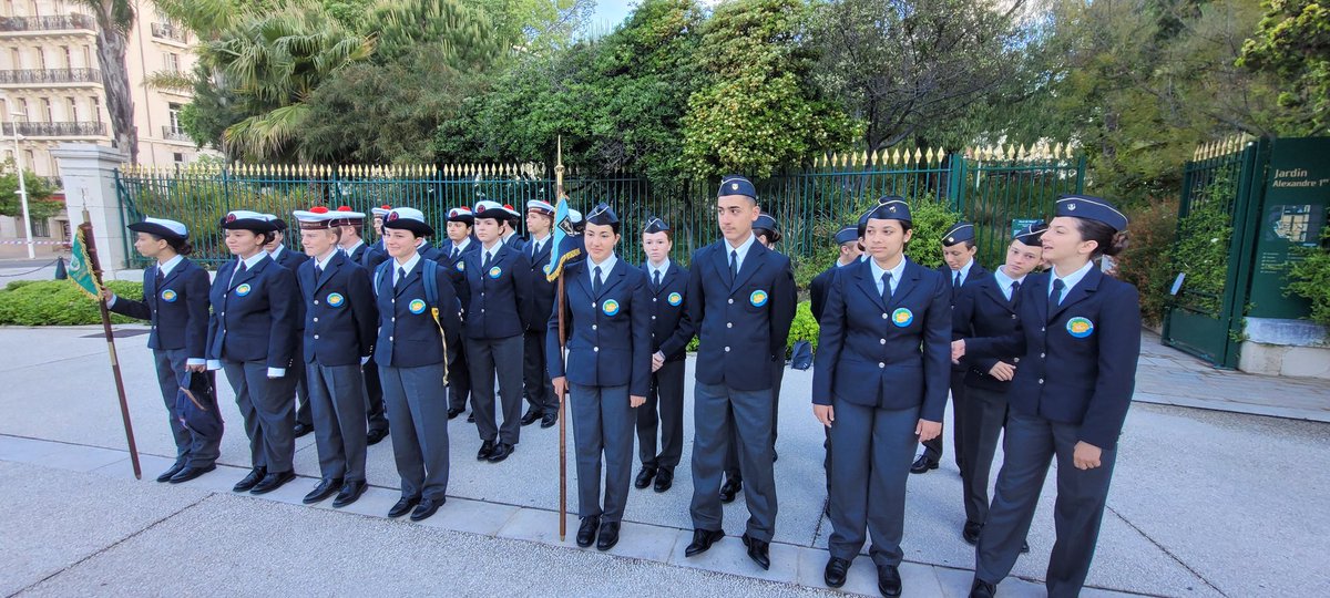 Les cadets du collège Django Reinhardt étaient présents avec leurs camarades et leur unité de rattachement la Flottille Amphibie pour commémorer le 8 Mai 1945.