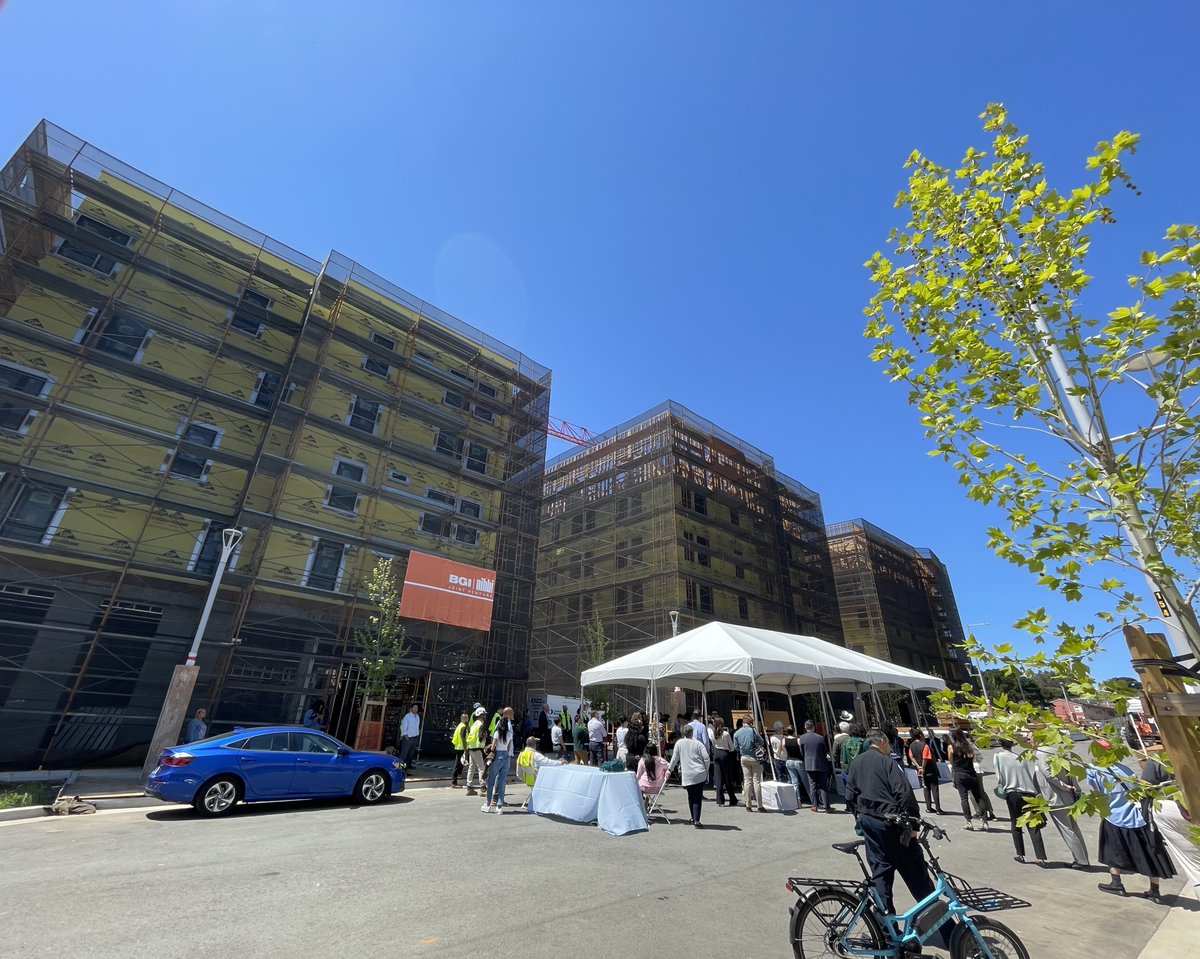 With approximately 24,000 square feet of combined ground-floor commercial space, Sunnydale Blocks 3A and 3B represent the largest commercial developments at any HOPE SF site. 

We can't wait to celebrate the grand opening of these buildings next year🎉