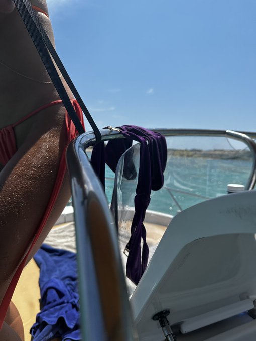 I miss Europe and the sun 😋 https://t.co/RI6k94YTNU<a href="/tag/newprofilepic"class="tags"><span>#newprofilepic</span></a>