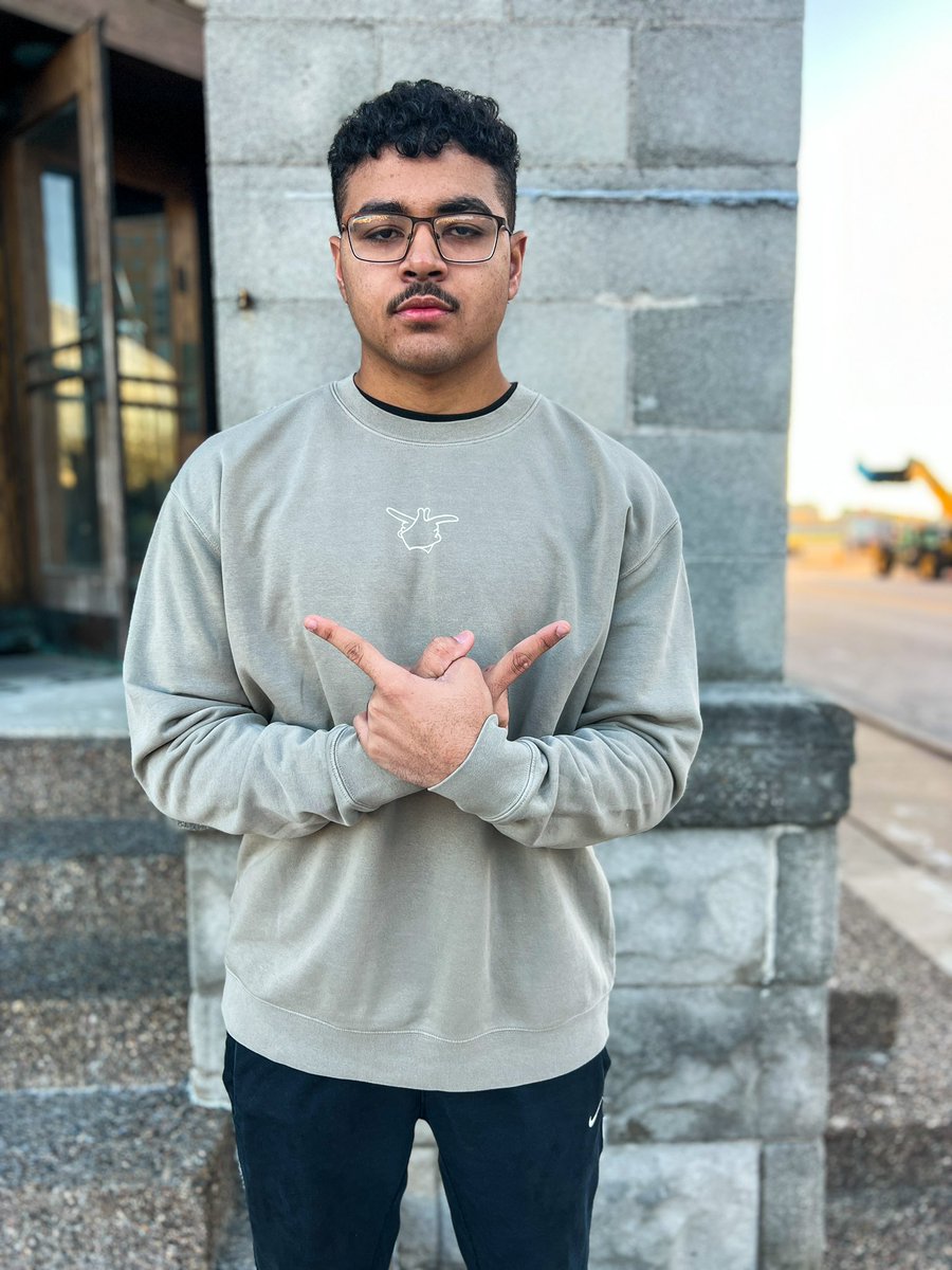 KEYTHECONNECT's tweet image. Today is our 4 Year Anniversary! A continuos thank you to all our supporters 🔑🔌🌐 #KEYCONNECT