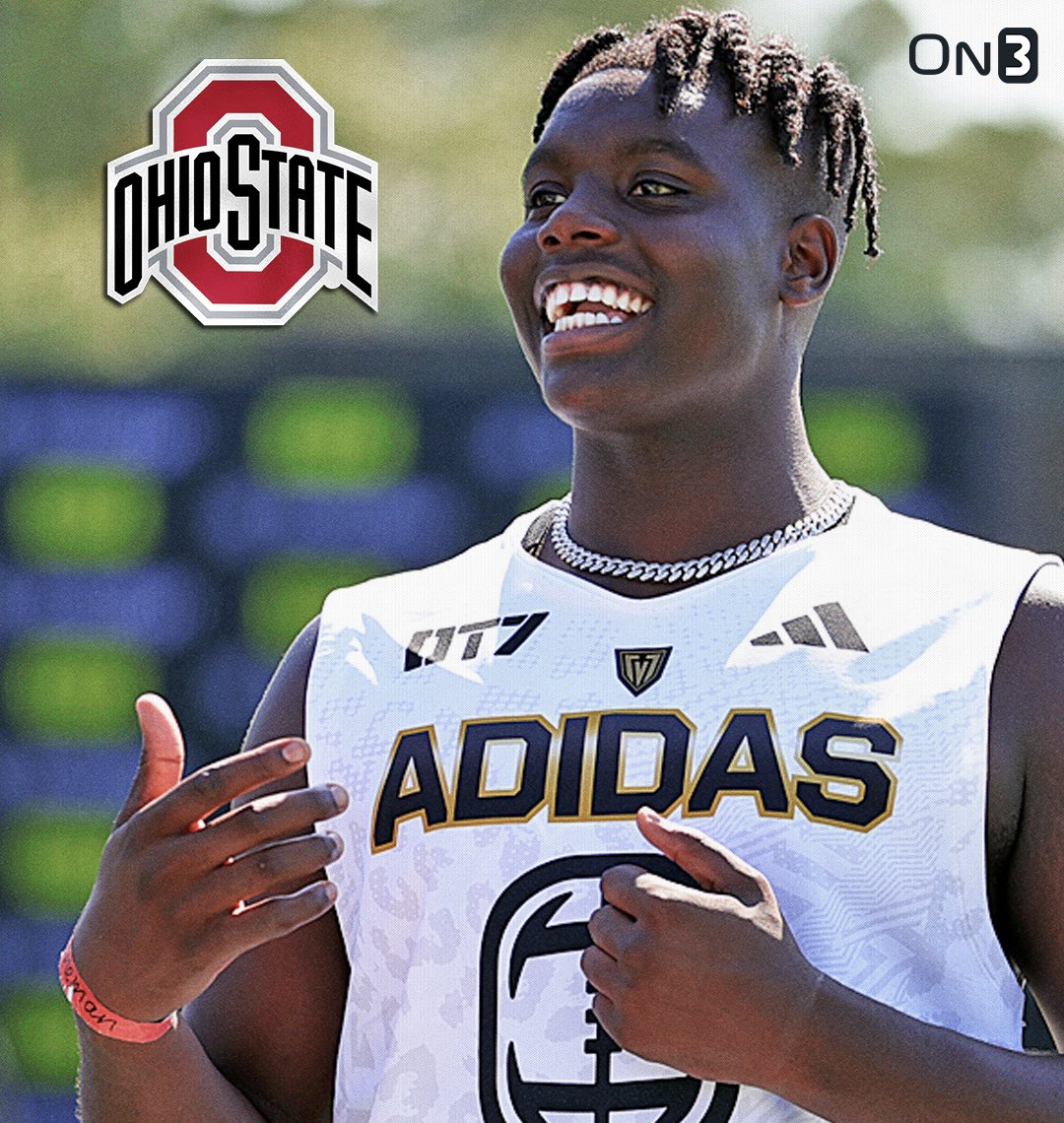 Five-Star Plus+ OT David Sanders Jr. and his family enjoyed their weekend at Ohio State, per @SWiltfong_🌰 “From a football standpoint, there is land of opportunity for David to develop.” Read: on3.com/news/david-san…