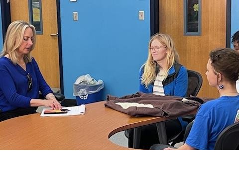 DrSmithFCAHS's tweet photo. @KdkaKristine interviewed our amazing entrepreneurs @NorthgateProud in partnership with @startablepgh. Our students are competing in the Southwestern PA Youth Pitch Competition this Sat! These kids are learning skills and paying bills with their ideas! #StudentsFirstAndForemost https://t.co/OTRqwjiiif