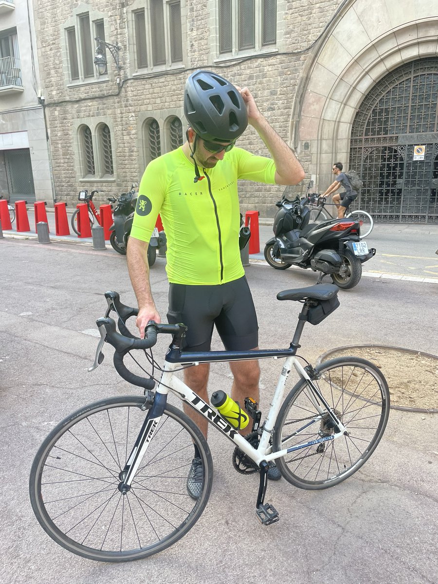spynnrdan's tweet image. Good day and bad day! Good day because is set a new on pb the Tibidabo hill climb. Bad day because my bike got stolen from outside the bar after the ride 🥲

If you see this for sale around Barcelona please let me know :)