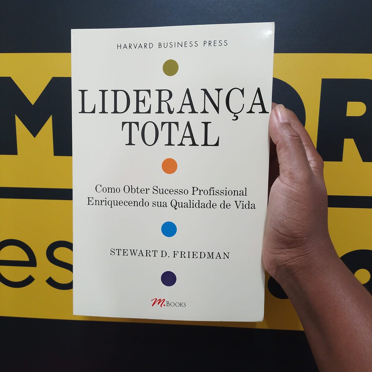 “Liderança Total”, mostra como identificar valores essenciais para serem aplicados em suas ações diárias no trabalho, em casa e na comunidade para si mesmo.

Já conhecia este livro?