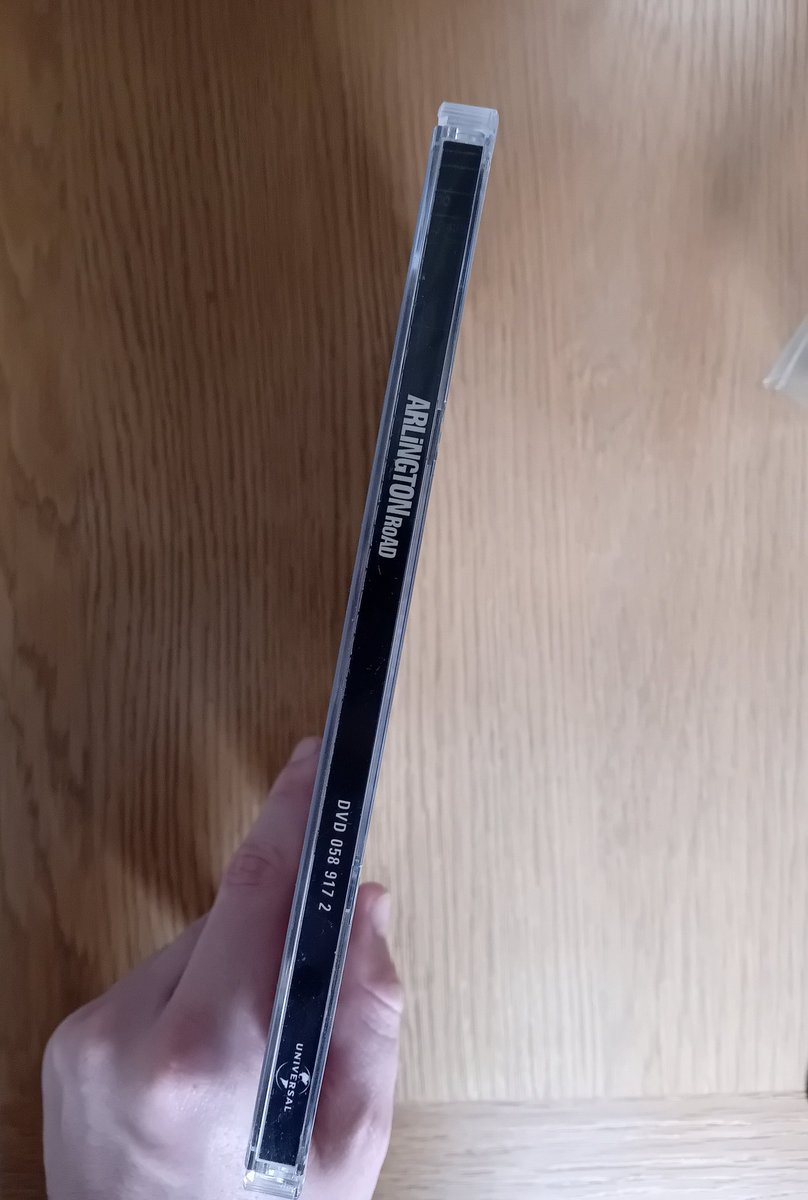 WillFilms's tweet image. What do people think about these jewel case DVDs? I think they're pretty neat and like to pick them up whenever I come across them.

Also, Arlington Road is great.

#PhysicalMedia