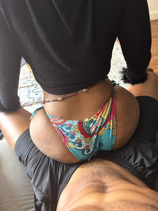 Finna take her on a Trip and fuck her in this Bikini&hellip; Throw Dat Ass fa Me 💕 https://t.co/pKfaIQD2X8<a href="/tag/ebony"class="tags"><span>#ebony</span></a><a href="/tag/avibe"class="tags"><span>#avibe</span></a>