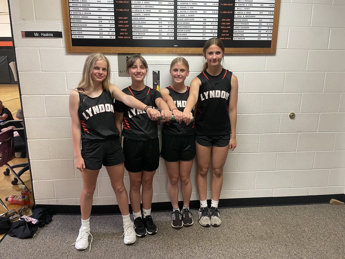 7th grade girls Charleigh Bean, Kyra Griffin, Brieonna Garber and Kynley Moore break the 4x400 meter relay with a time of 4:50.53. Great job girls!