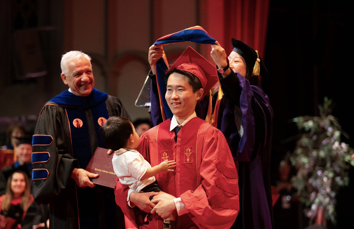 Congratulations to all our newly minted PhDs! 🎉 🎓 ✌ So proud! @USCViterbi