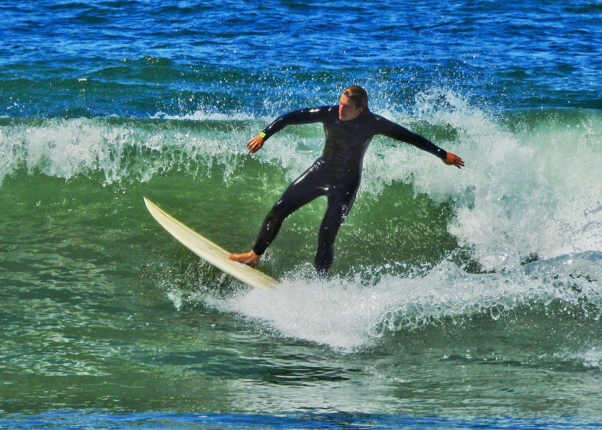 A surfer in #Oceanside. #WednesdayFeeling  @VisitOceanside  @visitsandiego  @VisitCA  @NikonUSA  #nikoncreatoers #StormHour #ThePhotoHour #cawx #sandiegowx