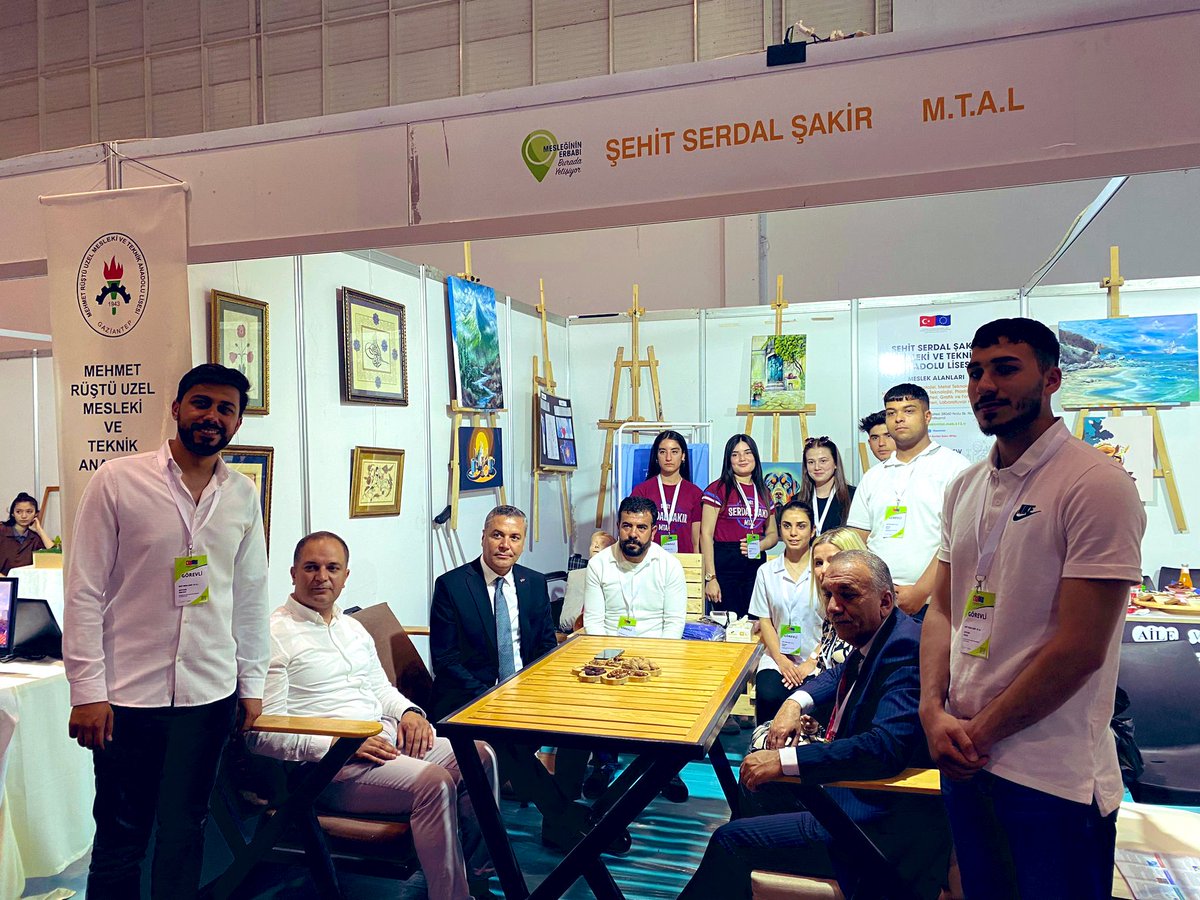 sssmtal's tweet photo. Mesleki Eğitim ve İstihdam Fuarındaki stantımıza İl Milli Eğitim Müdürümüz Sayın Yasin TEPE ve Şehitkamil İlçe Milli Eğitim Müdürümüz Sayın Mehmet YAĞCI ziyarette bulunmuşlardır.

@Gaziantep_MEM @yasintepe @SehitkamilMEM @yagcimehmet27 @ayt_krc https://t.co/FjliD7DlbO