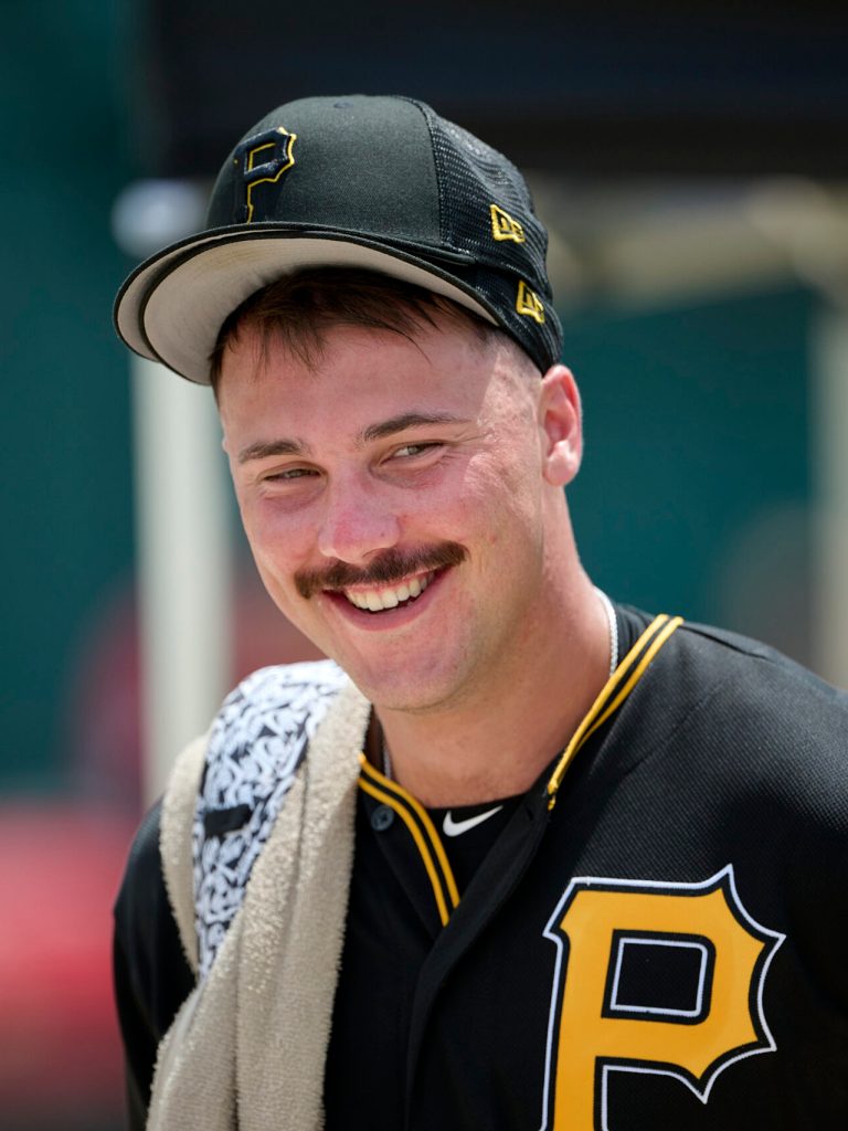 hes here n hes beautiful 

#LetsGoBucs