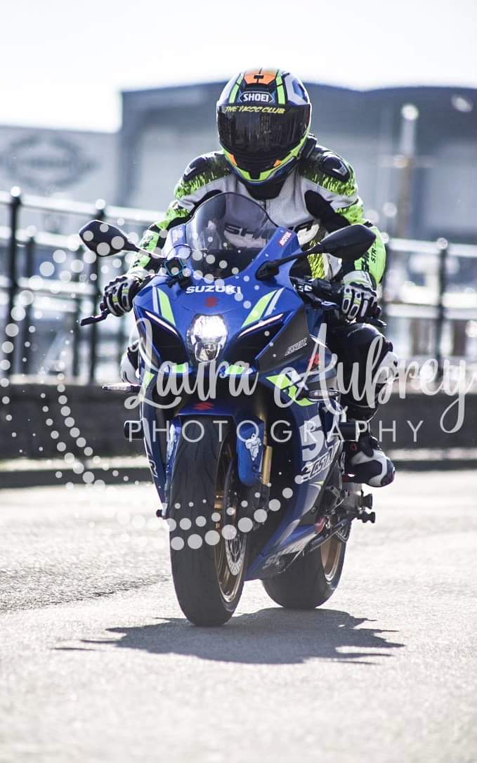 laura_aphoto's tweet photo. Poole Quay Bike Night 07/05/24
#poole #dorset #bikenight #suzuki #motorcycle #motorbike #poolequay #poolequaybikenight #bikers #bikelovers #photography #bikephotography #vehicleimage #rev #2wheels https://t.co/OEeum2Mcwm
